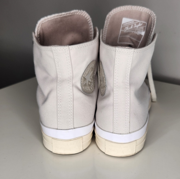 Women's size 8 Converse Chuck Taylor - Picture 4 of 9